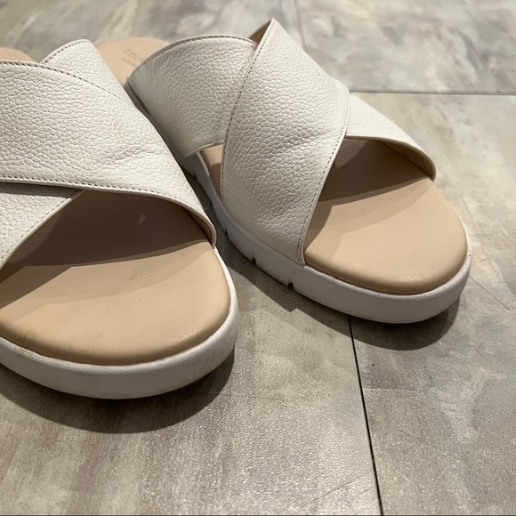 Cole Hana Leather Slipper - Picture 4 of 5